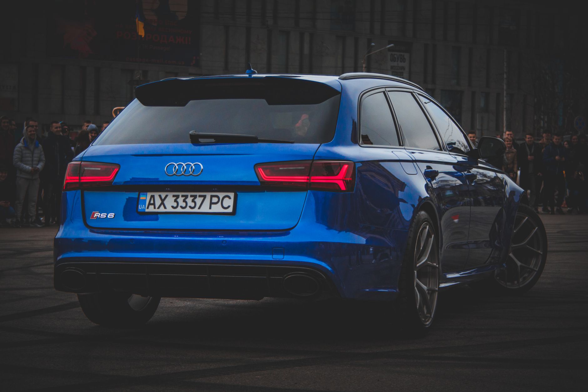 Audi RS6 Avant — korekce laku, 42 hodin práce