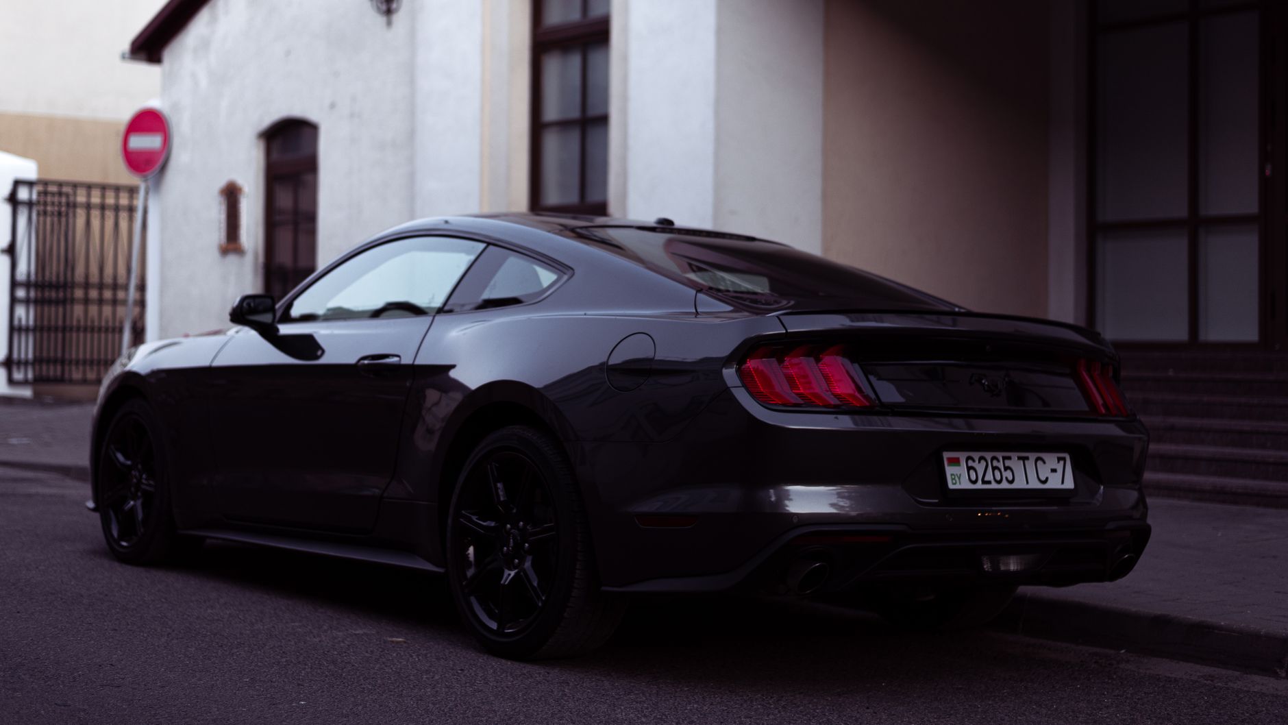 Ford Mustang GT — mytí Premium + wax